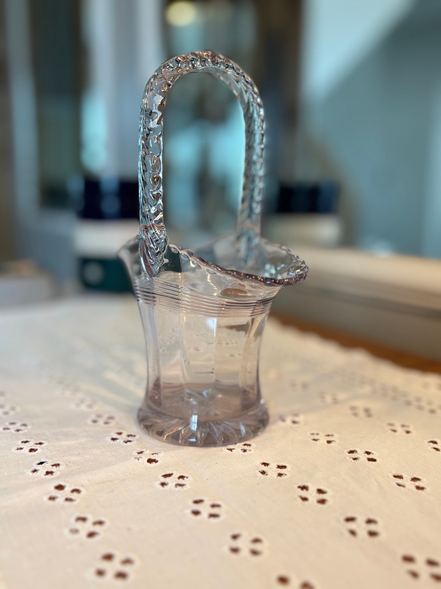 Vintage Pink Depression Glass Basket – Etched Floral & Woven Handle Design *