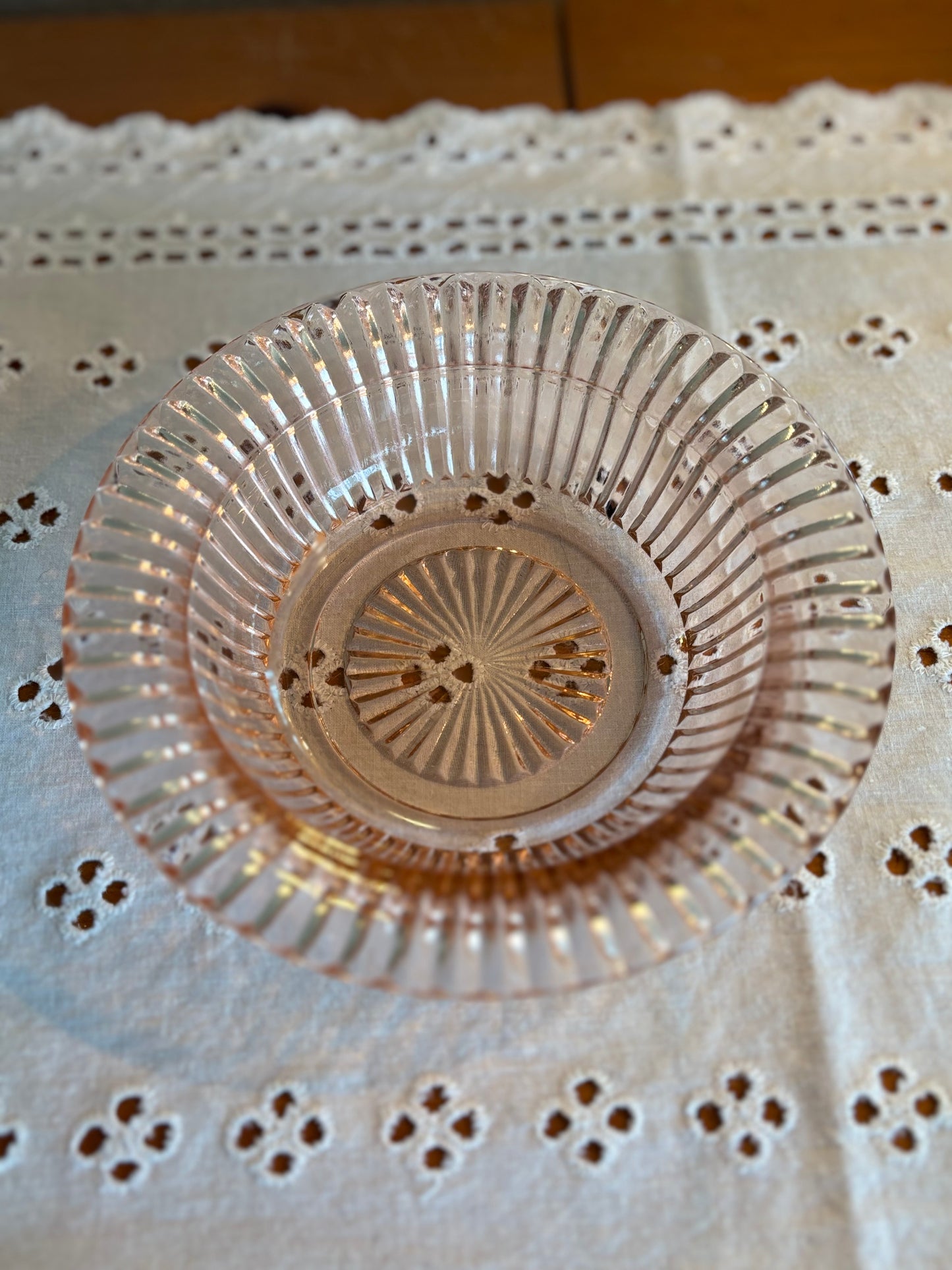 Vintage Pink Depression Glass Ribbed Serving Bowl – Art Deco Design *