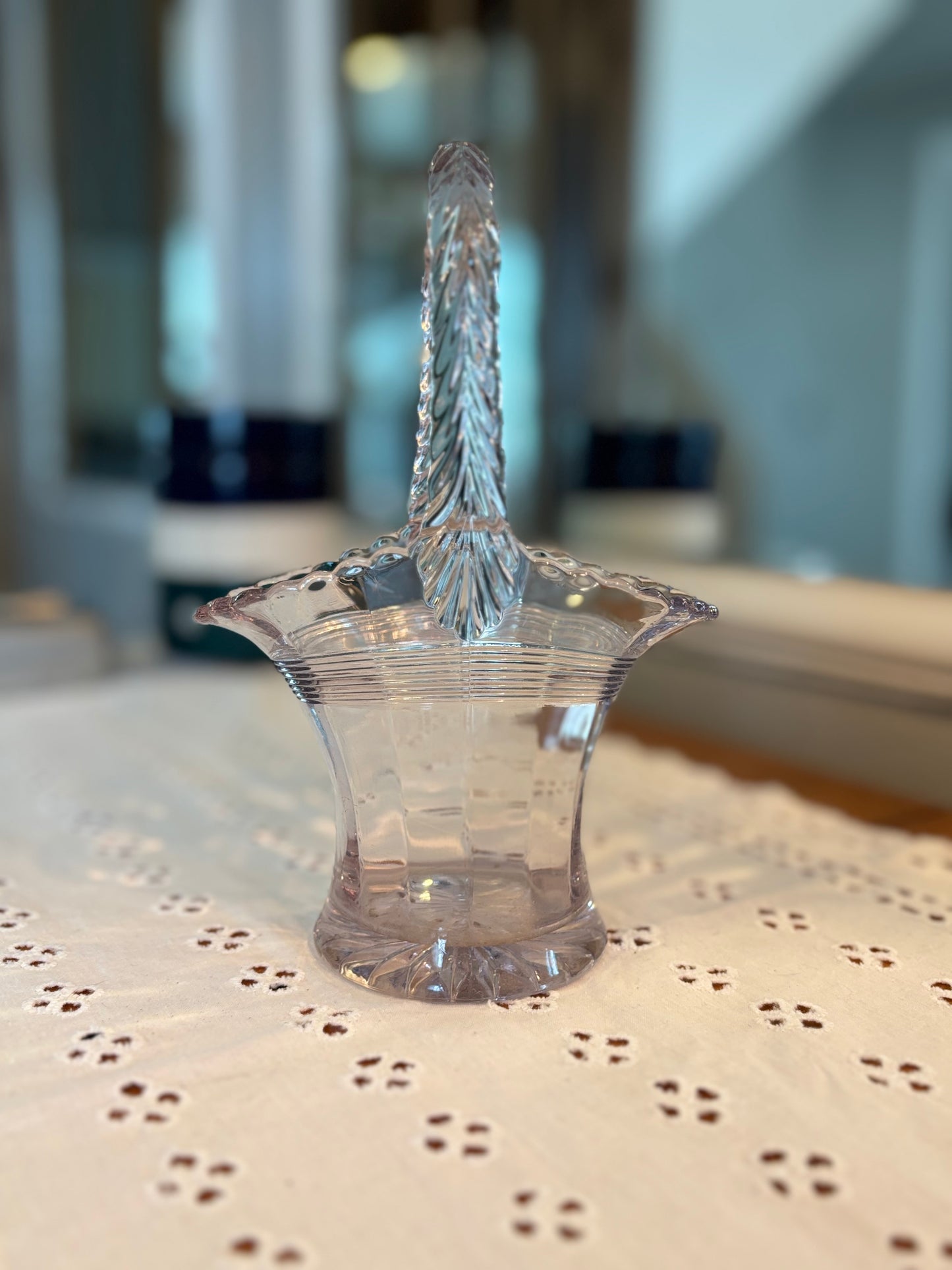 Vintage Pink Depression Glass Basket – Etched Floral & Woven Handle Design *