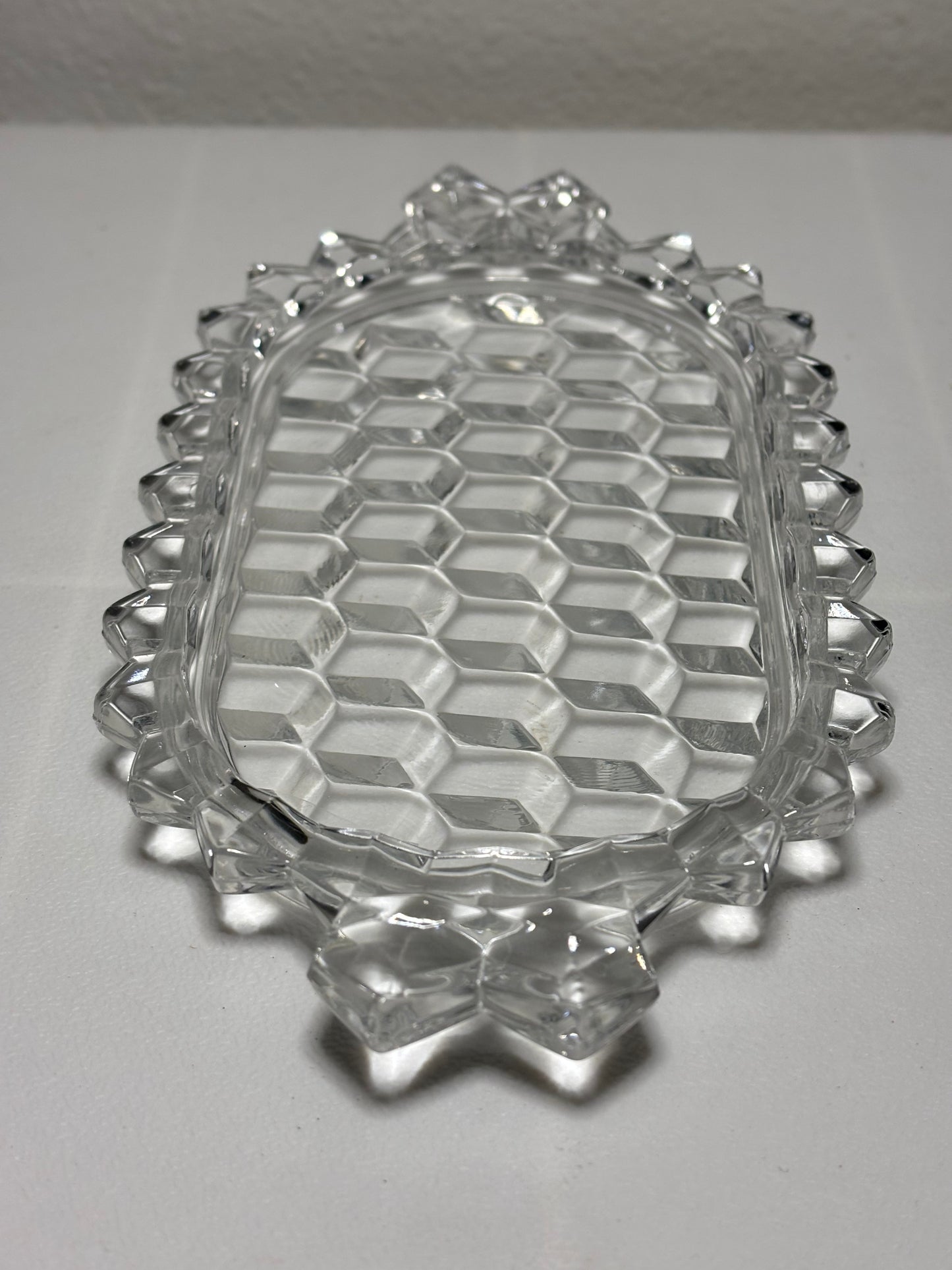 Vintage Oval Glass Relish Tray – Honeycomb Pattern with Scalloped Edge (8”)