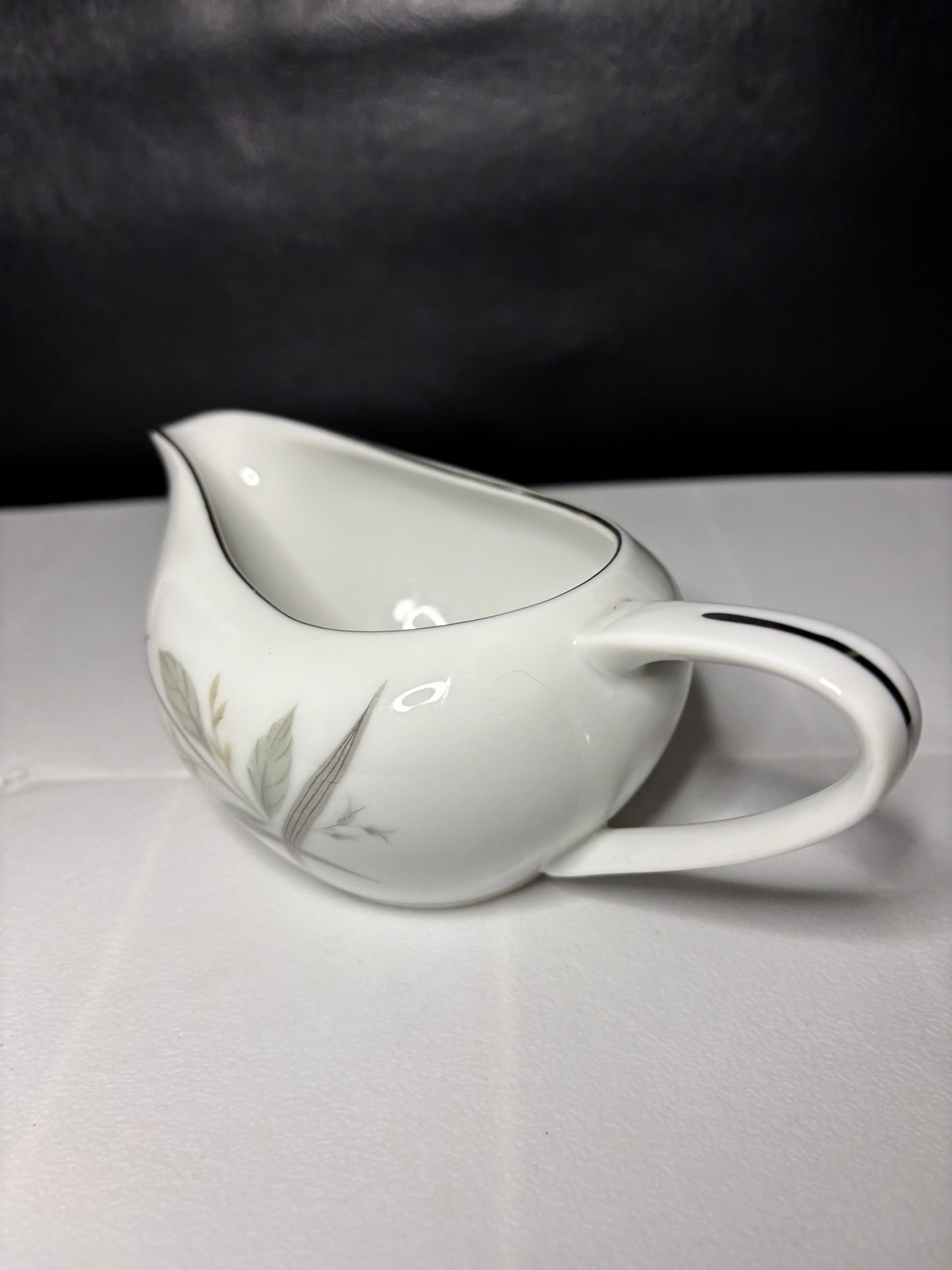 Windsor Rose China Gravy Boat – Pink Floral & Silver Trim, 6.5"