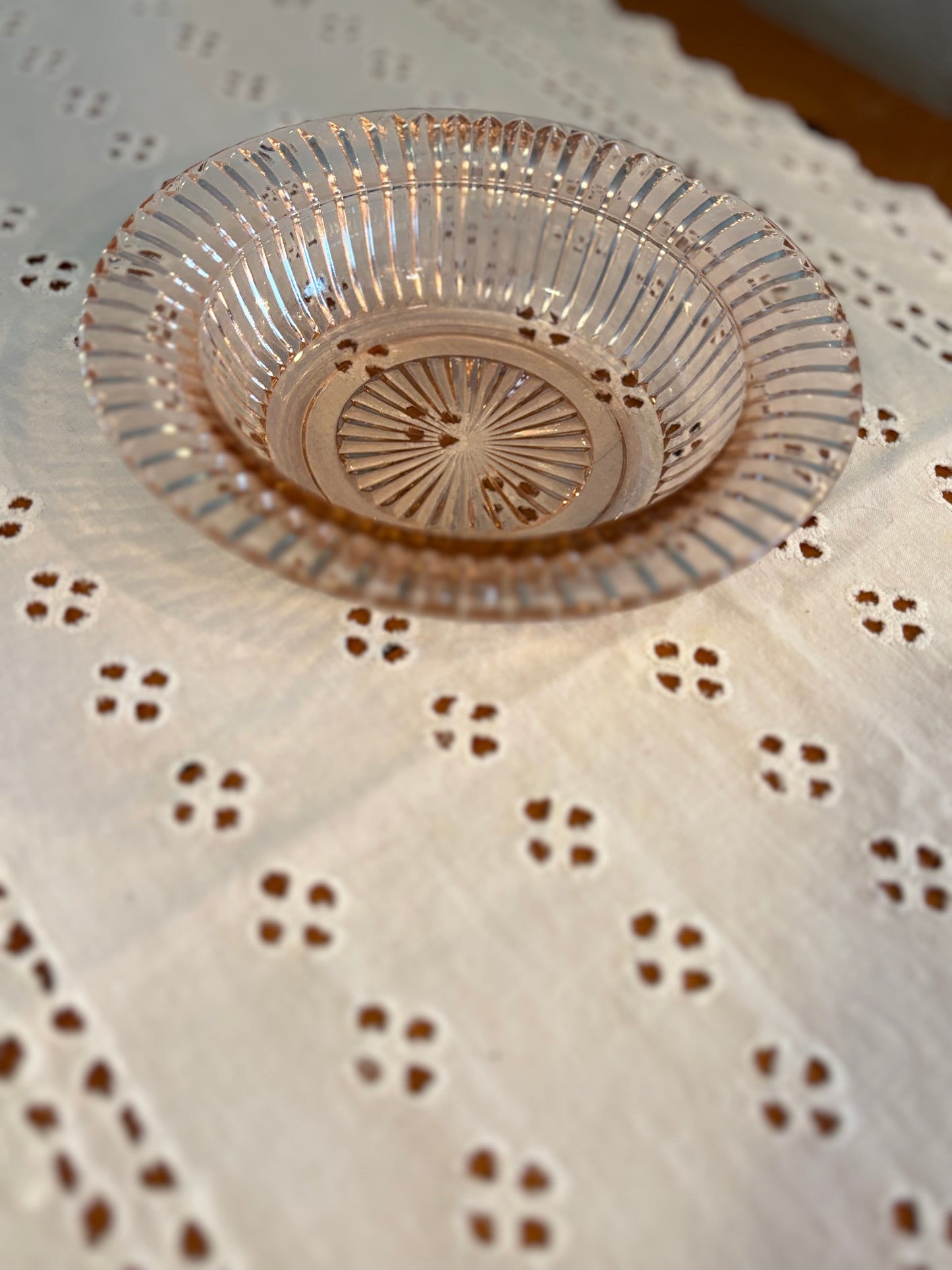 Vintage Pink Depression Glass Ribbed Serving Bowl – Art Deco Design *