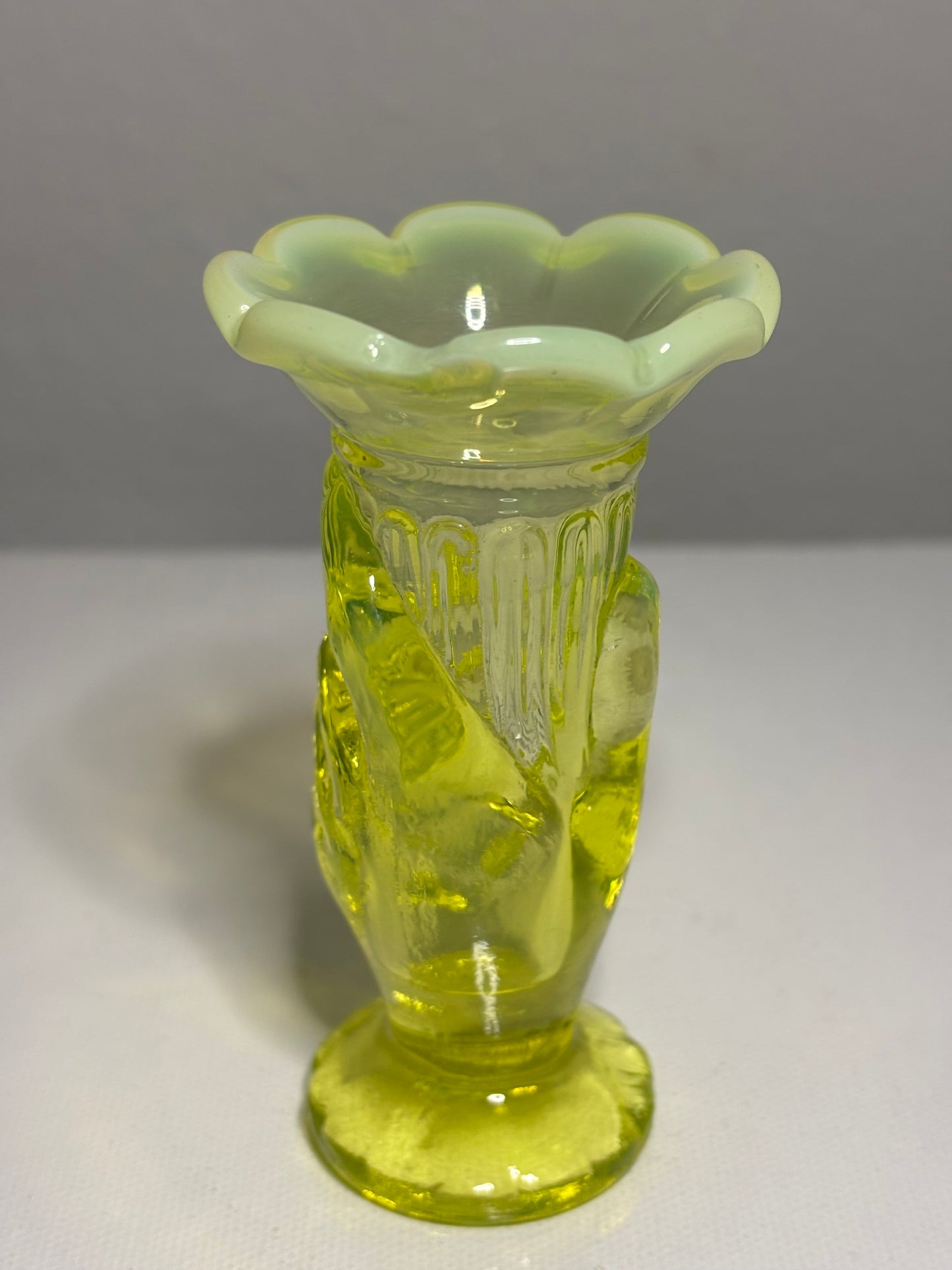 Vintage Vaseline Glass Hand Vase – 4" Tall with Opalescent Rim