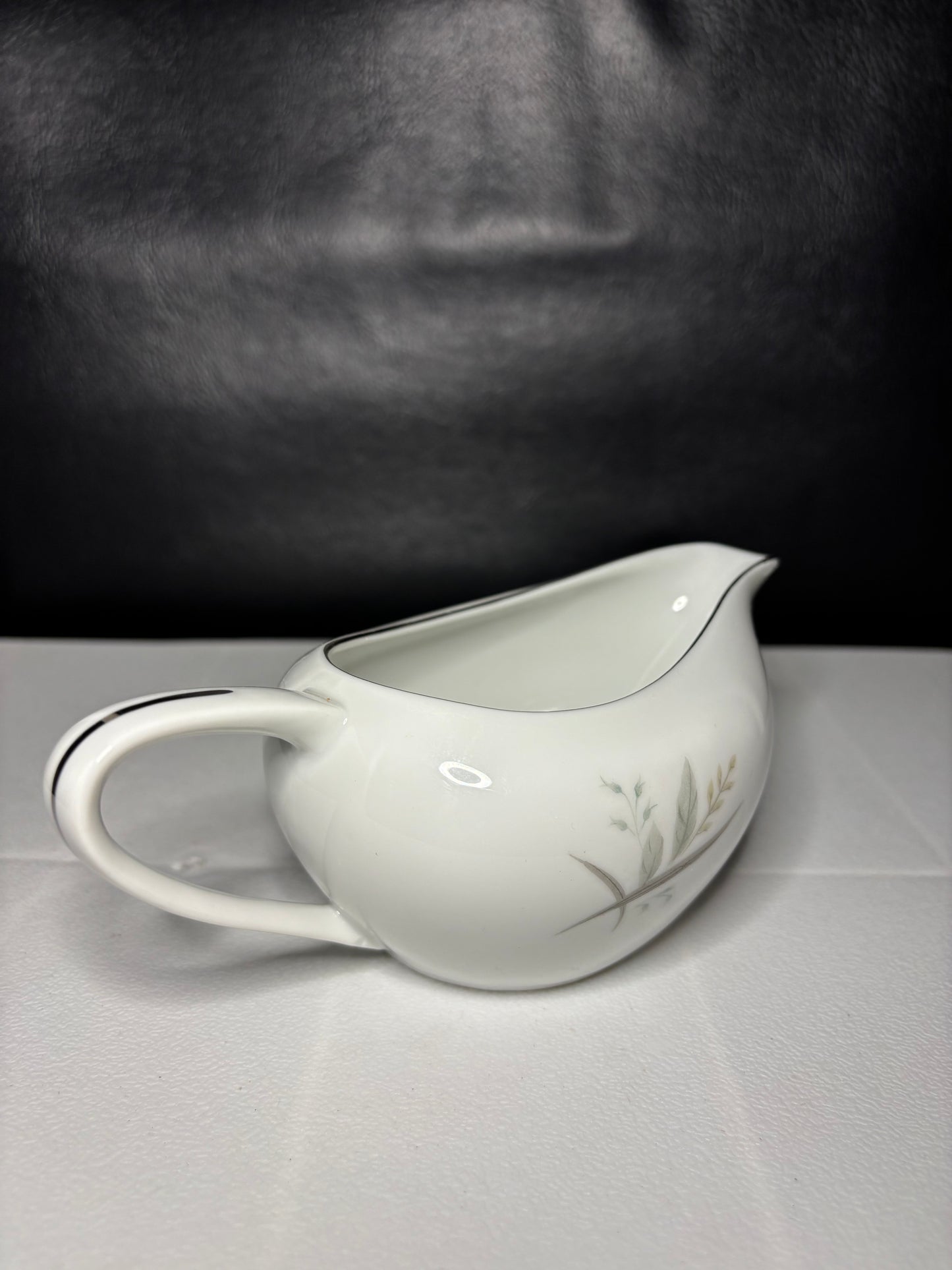 Windsor Rose China Gravy Boat – Pink Floral & Silver Trim, 6.5"