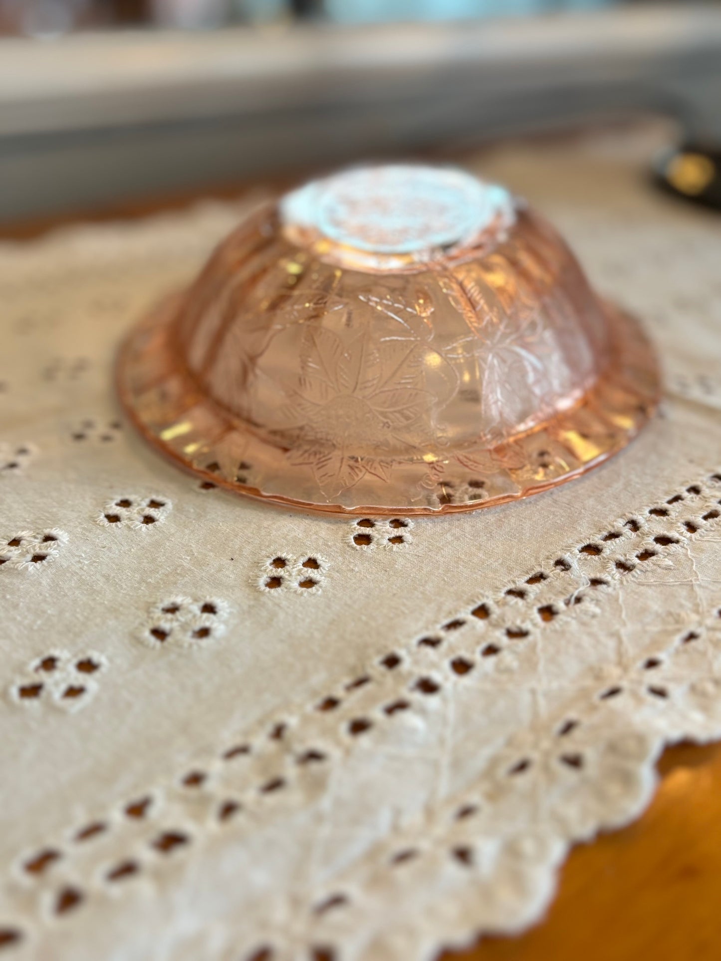 Vintage Pink Depression Glass Etched Floral Serving Bowl – Elegant Tableware *