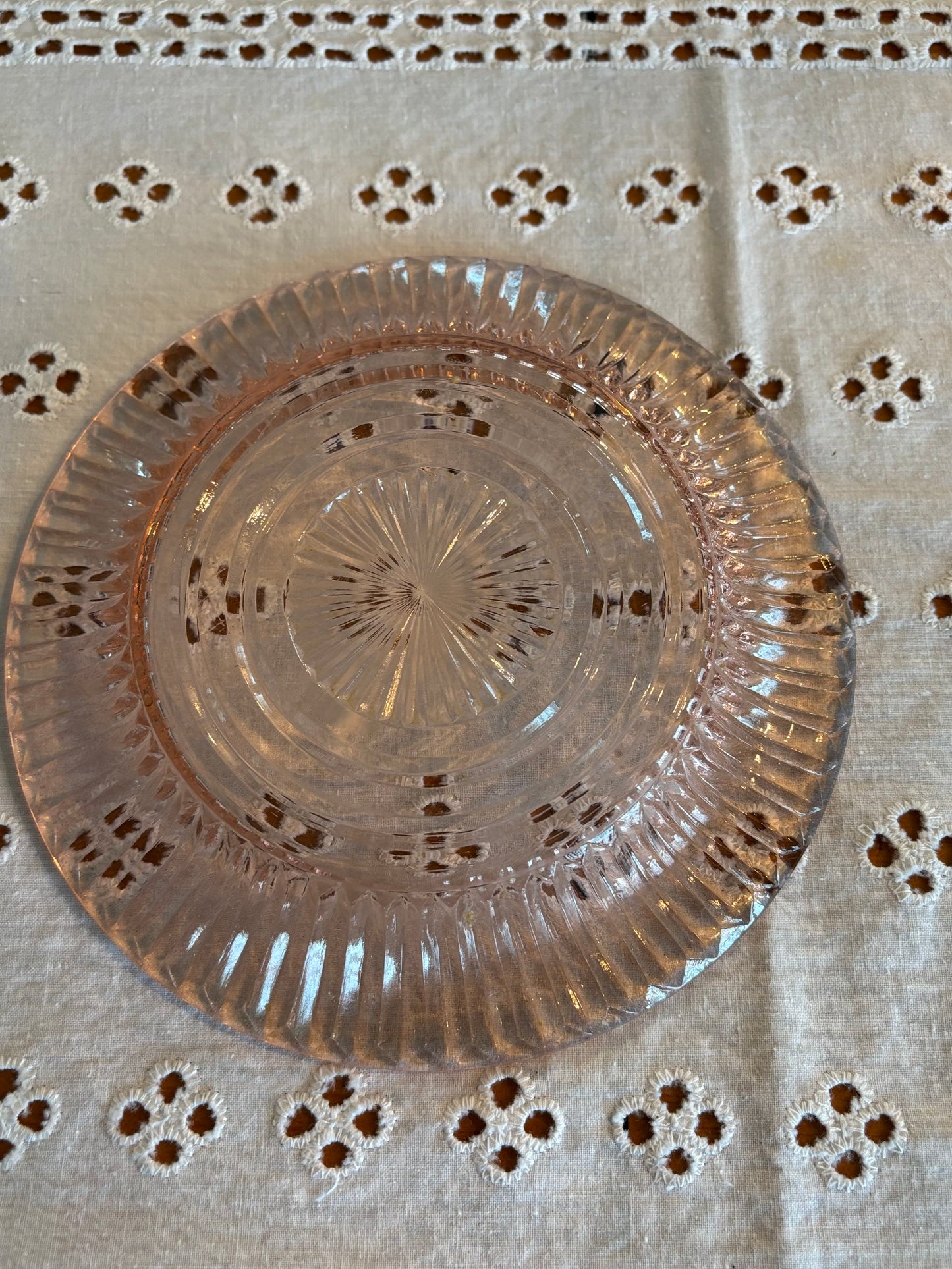 Vintage Pink Depression Glass Ribbed Dinner Plate – Art Deco Sunburst Design *