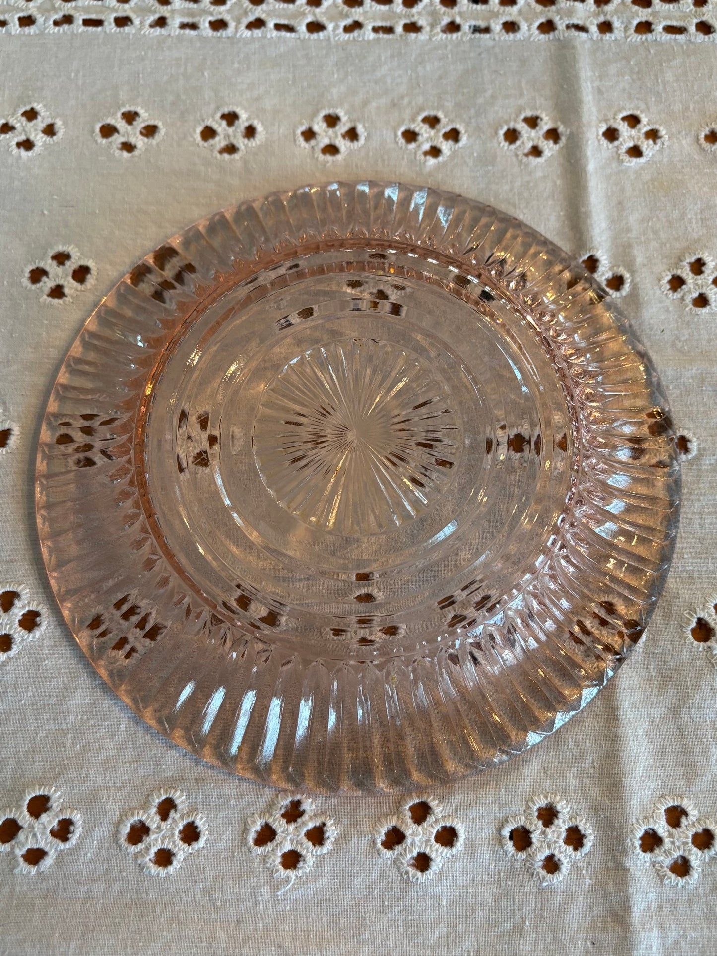 Vintage Pink Depression Glass Ribbed Dinner Plate – Art Deco Sunburst Design *