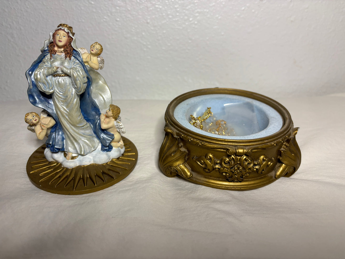 Franklin Mint Our Lady of the Rosary - Keepsake Box #Z6991 – Hidden Rosary & Cross – Religious Figurine with Storage