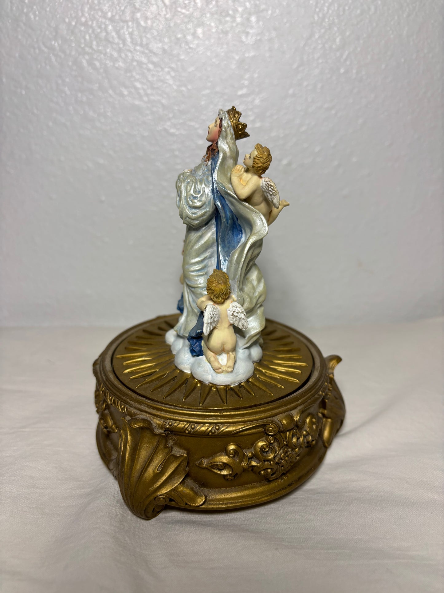 Franklin Mint Our Lady of the Rosary - Keepsake Box #Z6991 – Hidden Rosary & Cross – Religious Figurine with Storage