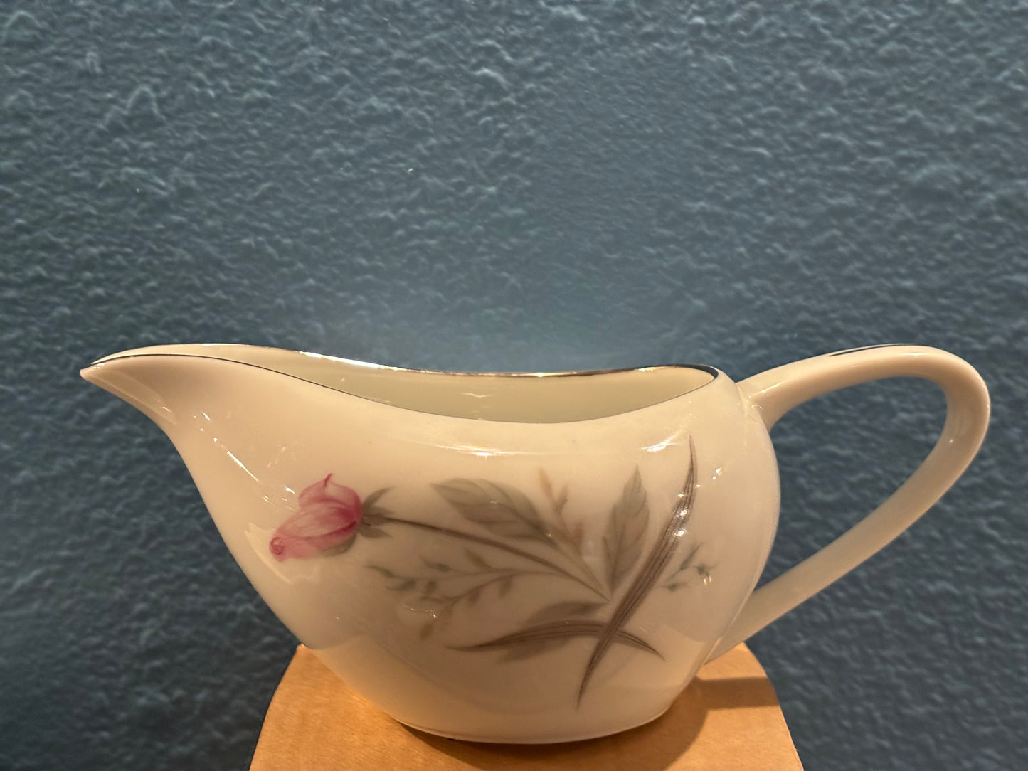 Windsor Rose China Gravy Boat – Pink Floral & Silver Trim, 6.5"