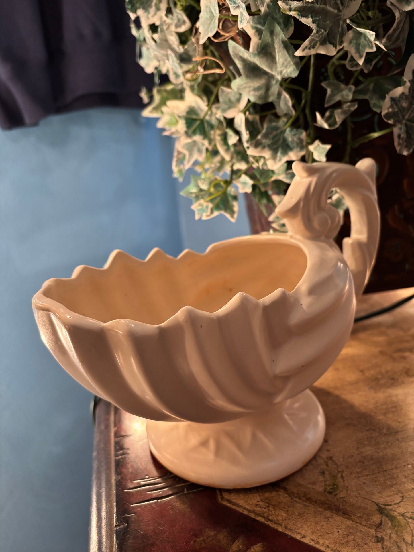 Vintage Ivory Pedestal Shell Bowl with Ornate Handle – 8"x4"x6"