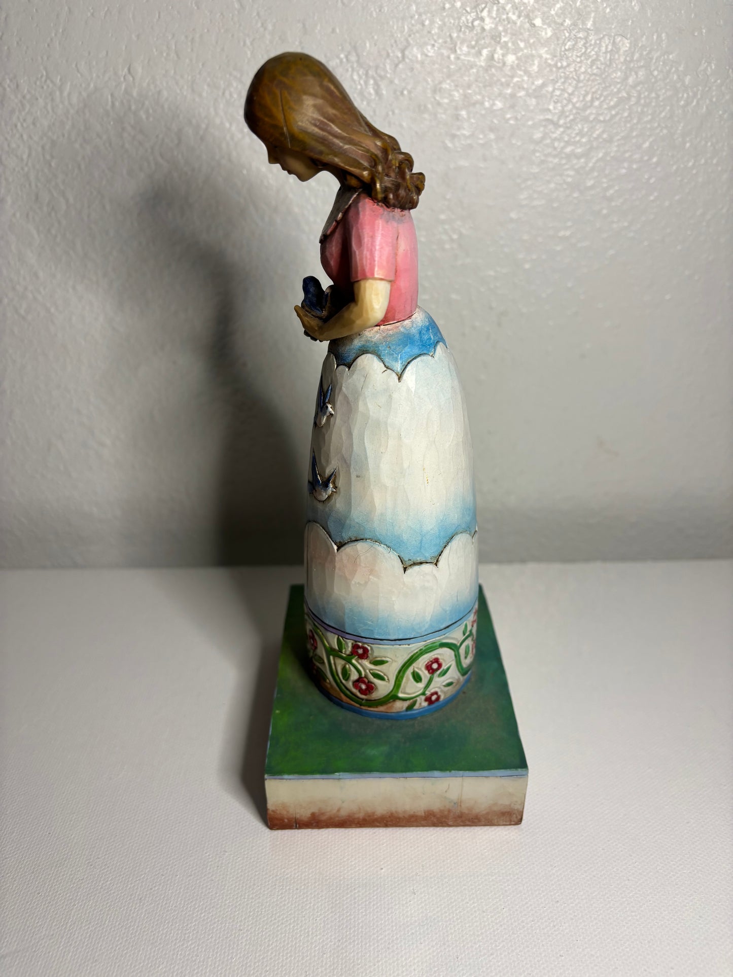 Jim Shore Heartwood Creek Figurine – You Make Me Happy (4007239) – 8” Tall