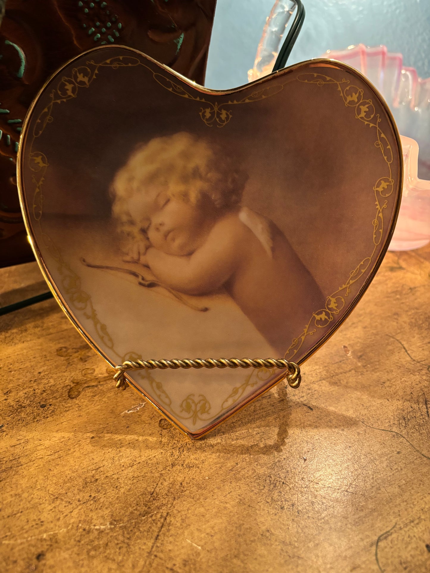 Vintage Heart-Shaped Plate with Cherub Artwork – 6"x6"x1.5"