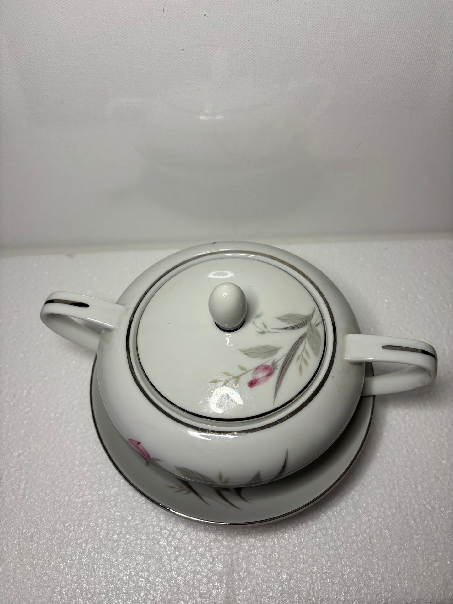 Windsor Rose China Gravy Boat – Pink Floral & Silver Trim, 6.5"