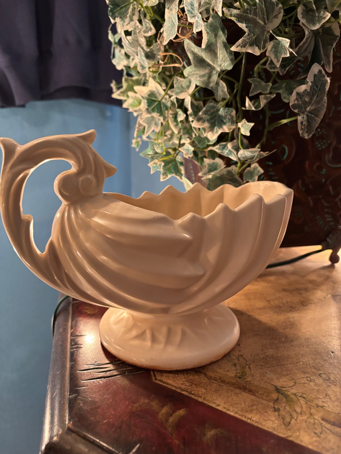 Vintage Ivory Pedestal Shell Bowl with Ornate Handle – 8"x4"x6"