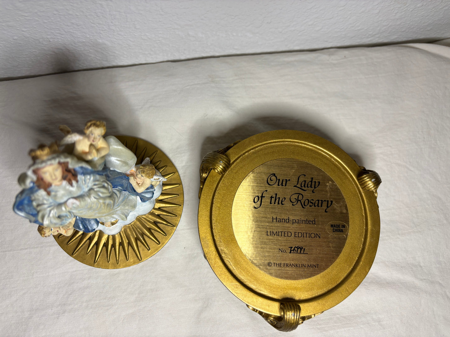 Franklin Mint Our Lady of the Rosary - Keepsake Box #Z6991 – Hidden Rosary & Cross – Religious Figurine with Storage