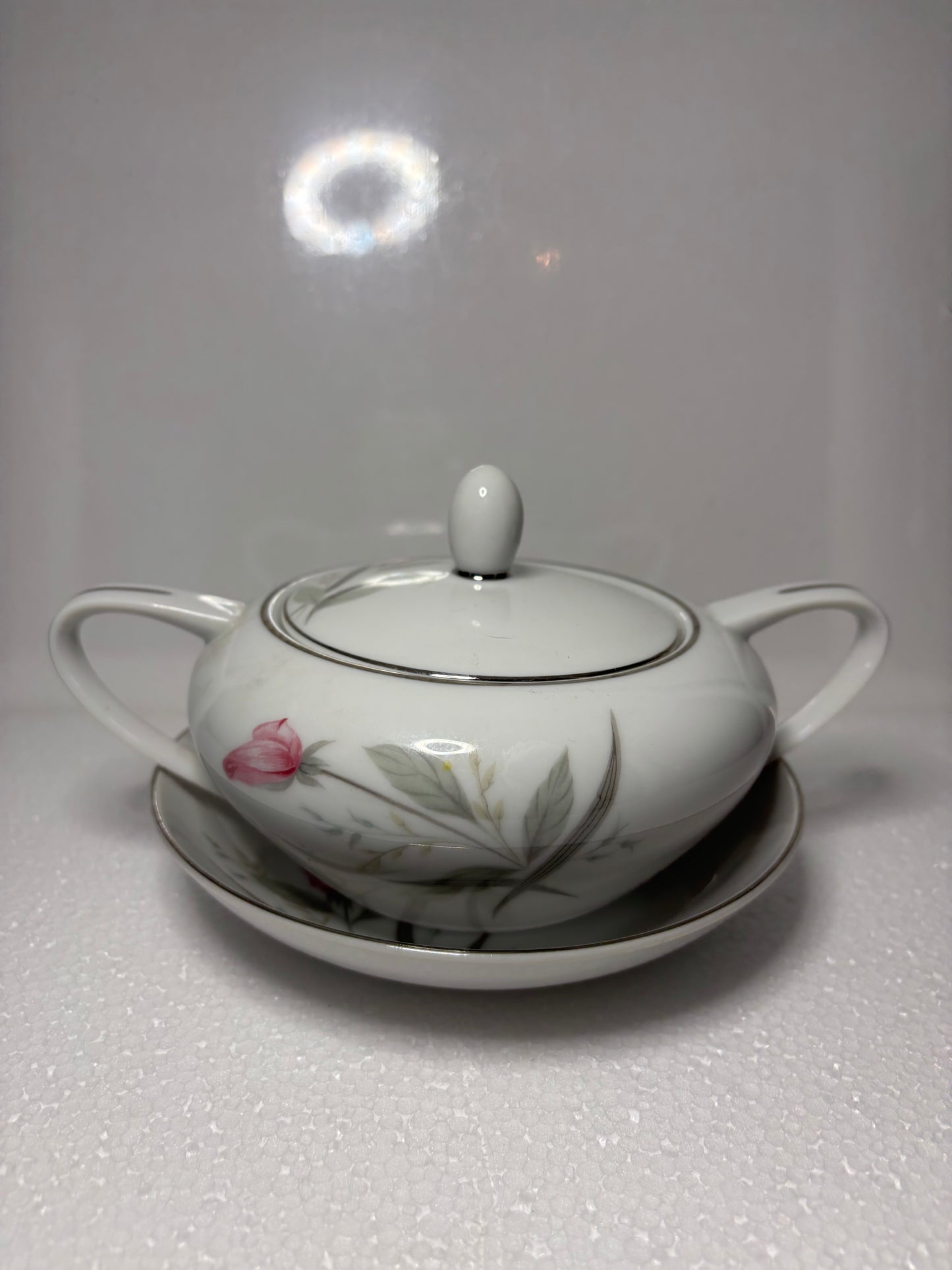 Windsor Rose China Gravy Boat – Pink Floral & Silver Trim, 6.5"