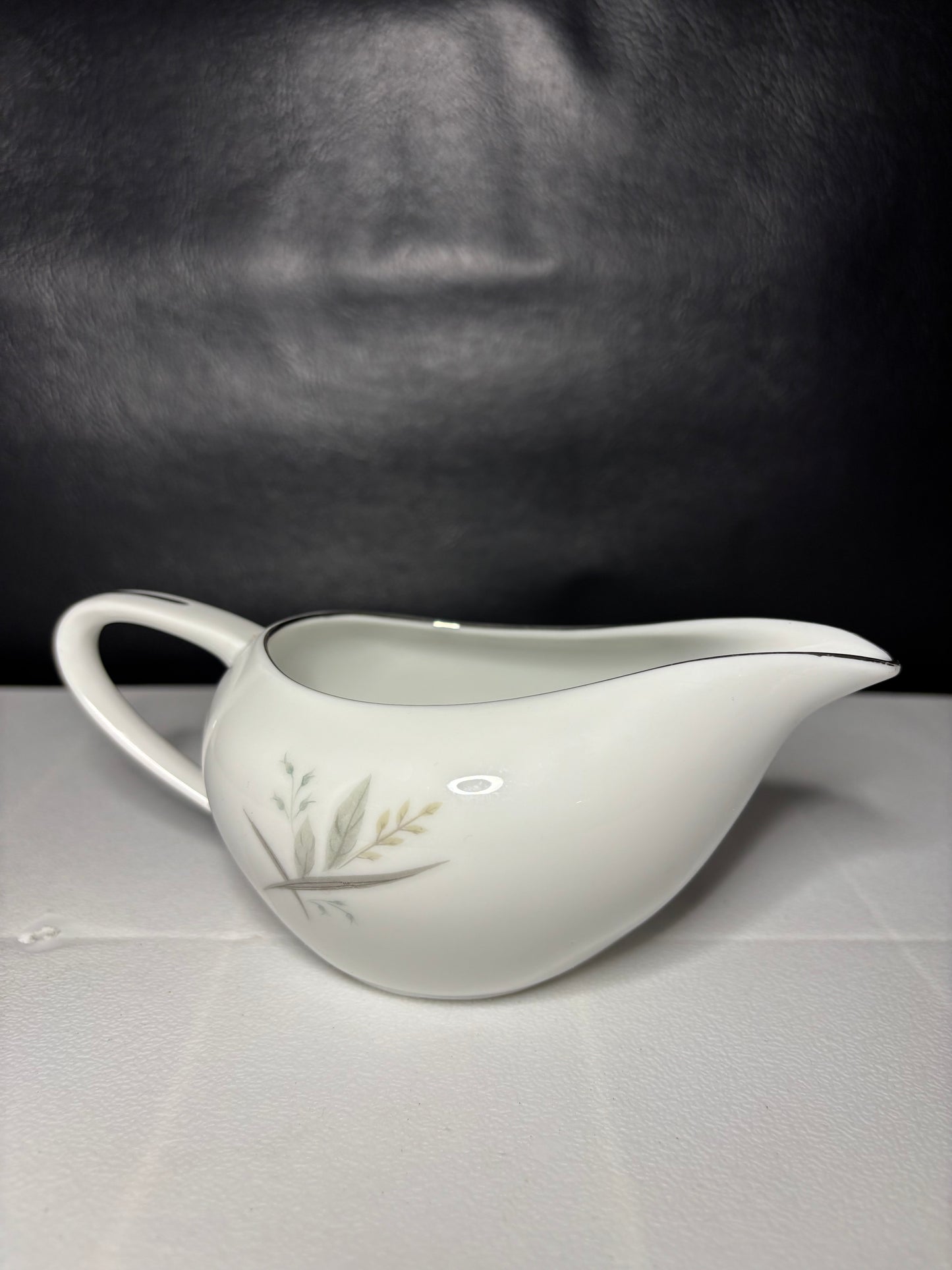 Windsor Rose China Gravy Boat – Pink Floral & Silver Trim, 6.5"