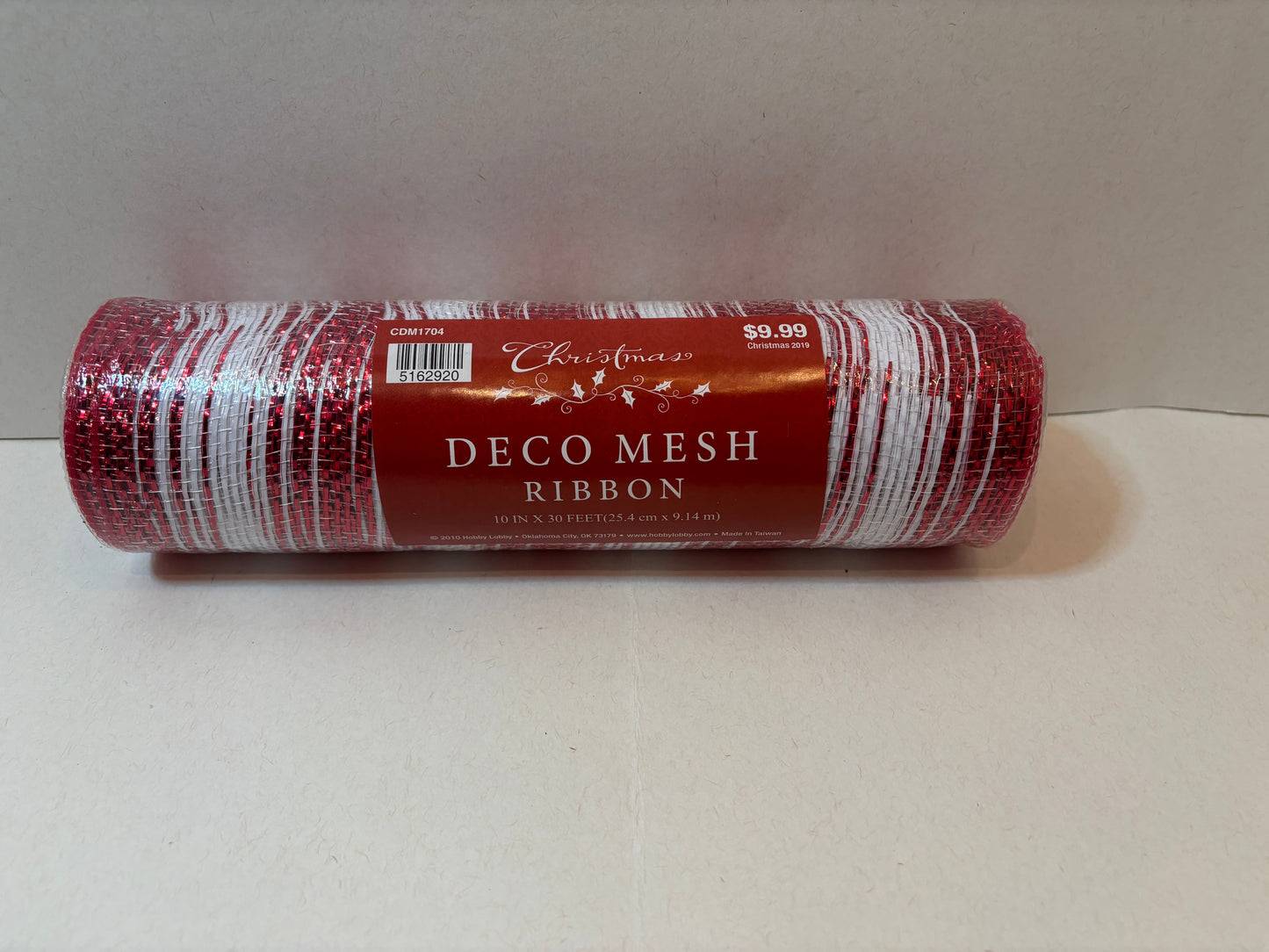 Red & White Striped Holiday Wreath Making Mesh Roll 10' x 30'